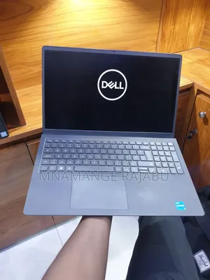 Laptop Dell Vostro 3520 8GB Intel Core i5 HDD 500GB
