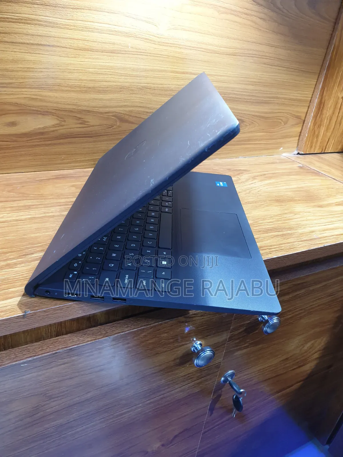 Laptop Dell Vostro 3520 8GB Intel Core i5 HDD 500GB