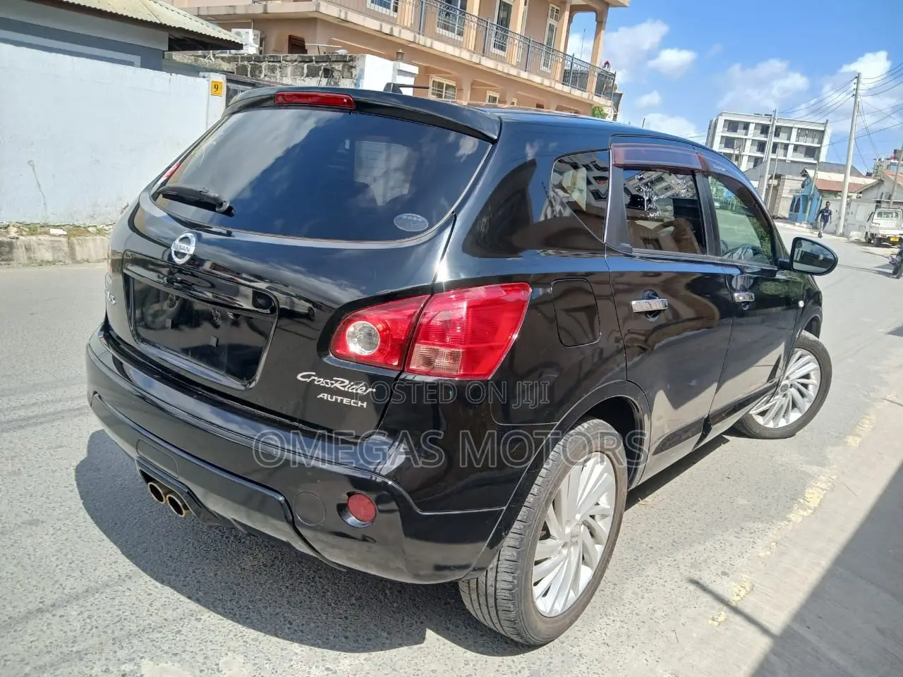 Nissan Dualis 2012 Black