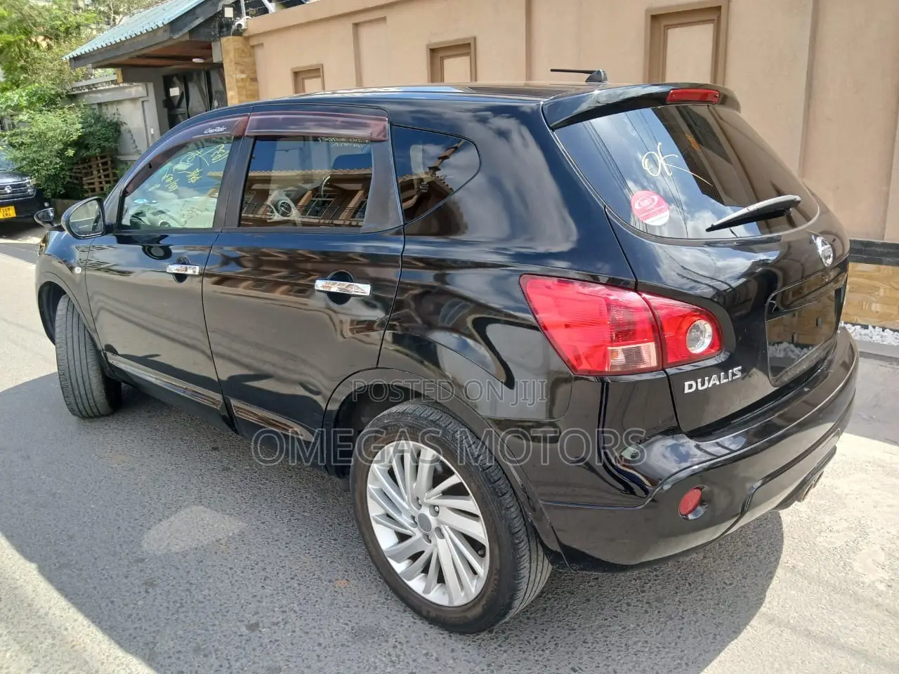 Nissan Dualis 2012 Black