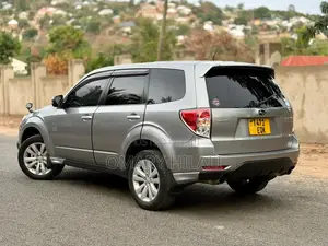Subaru Forester 2011 Gray