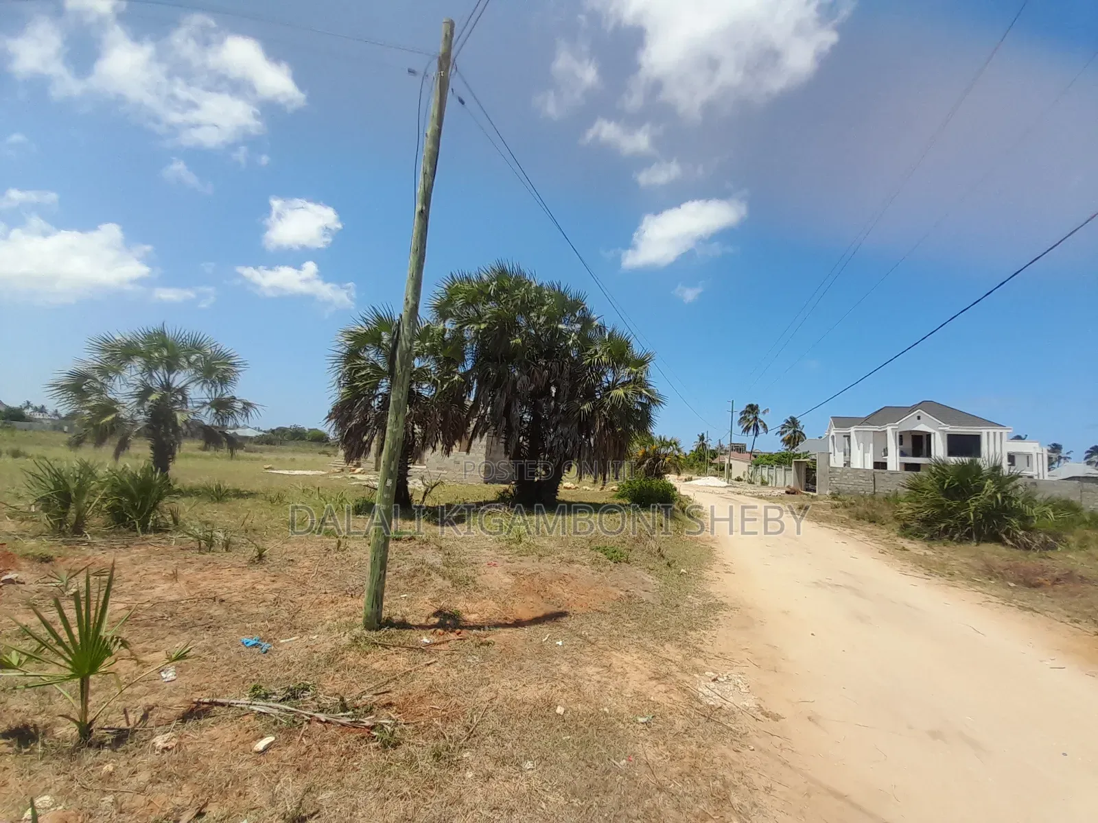 Kiwanja Kinauzwa Kigamboni Geza Ulole