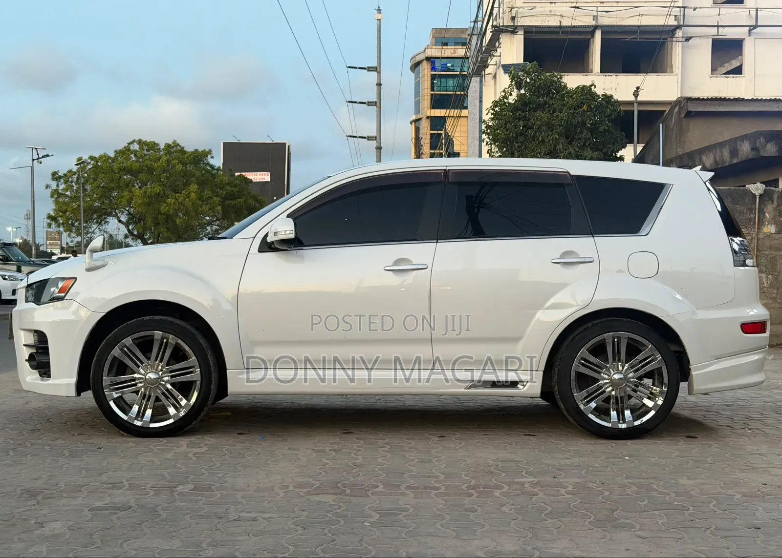 Mitsubishi Outlander 2010 White