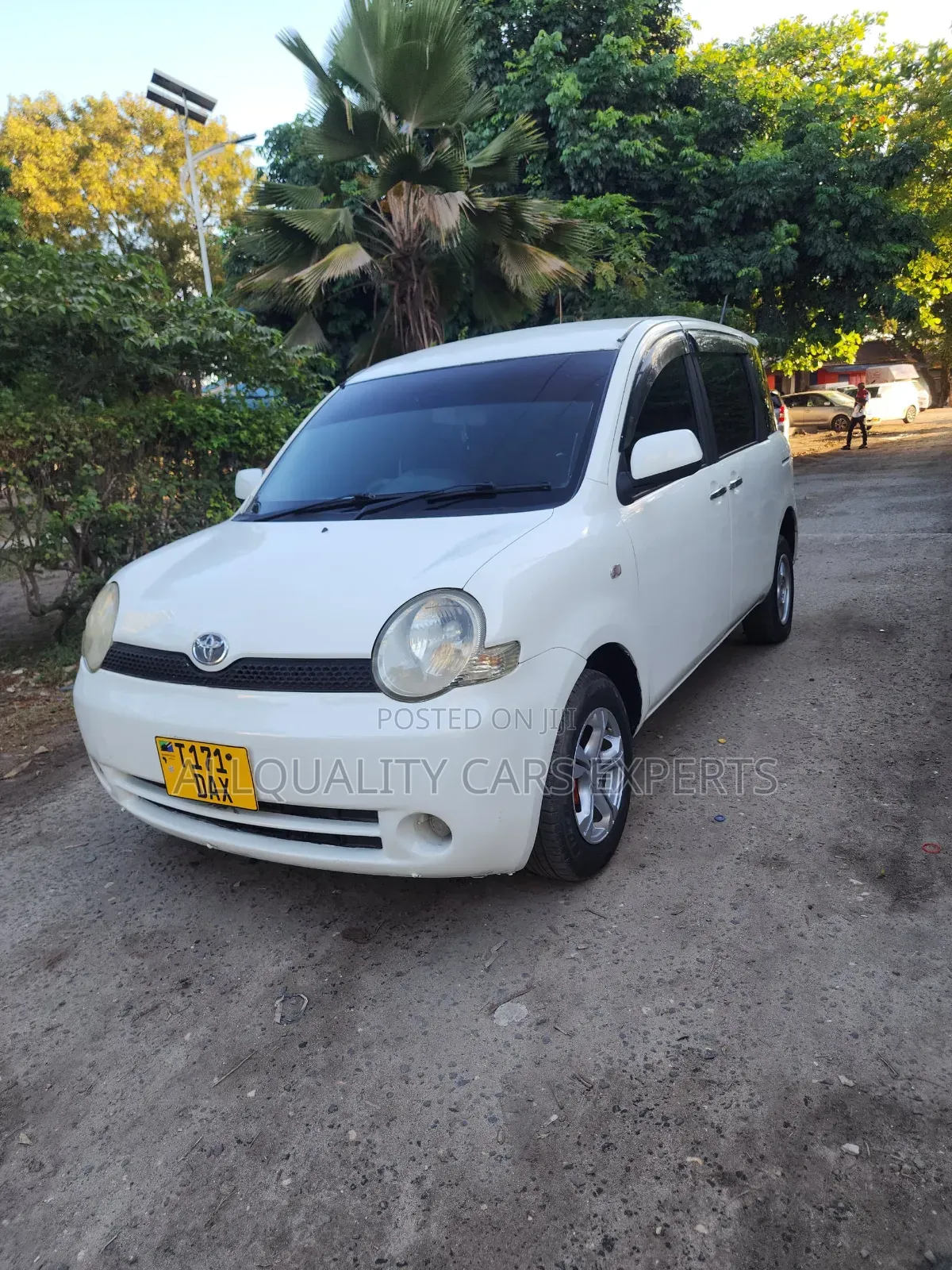 Toyota Sienta 2005 White