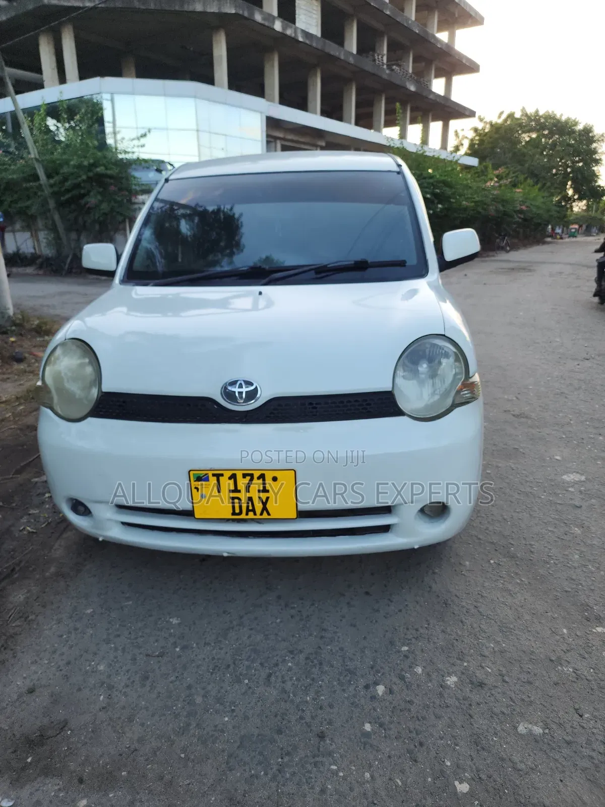 Toyota Sienta 2005 White