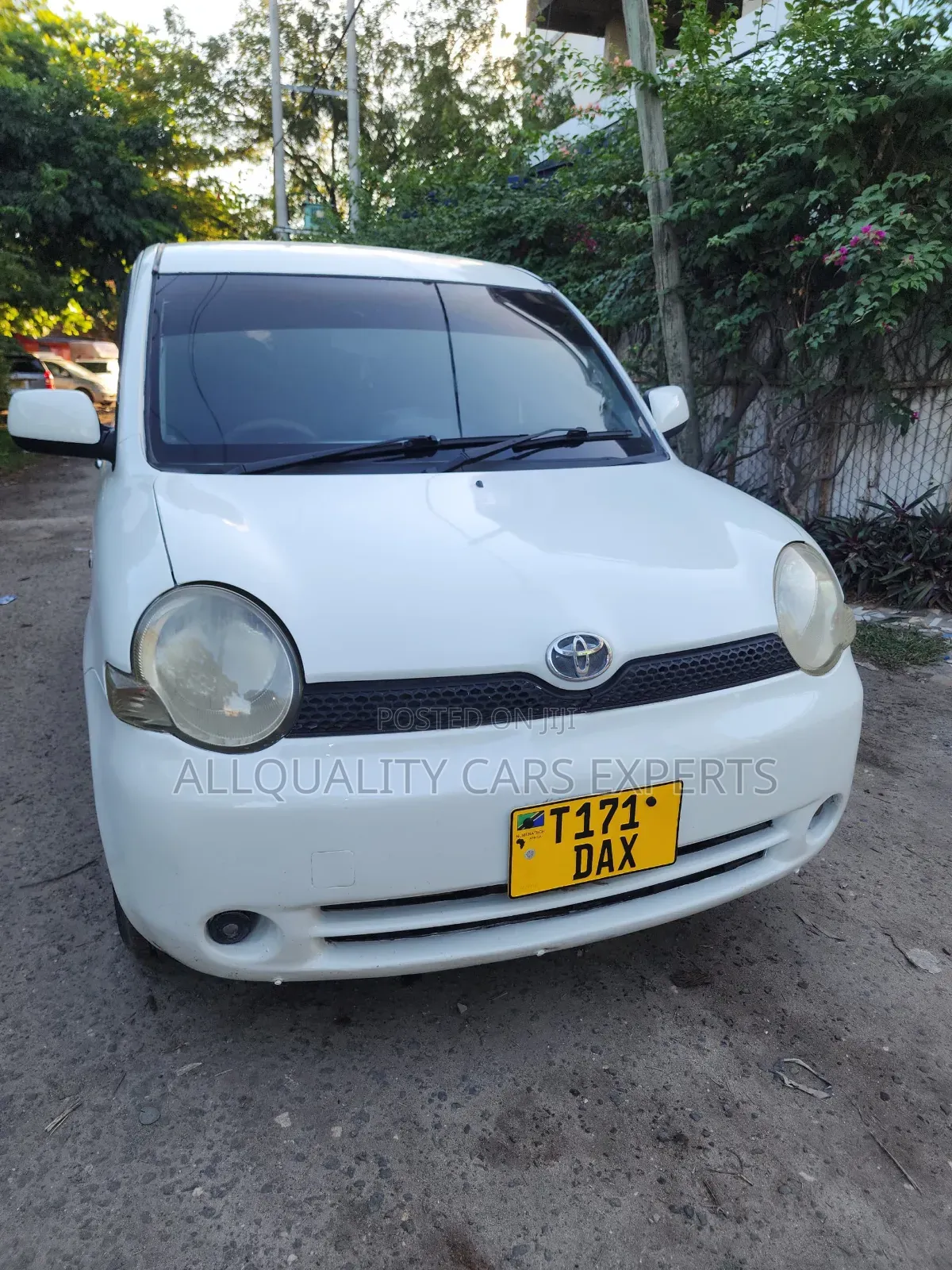 Toyota Sienta 2005 White