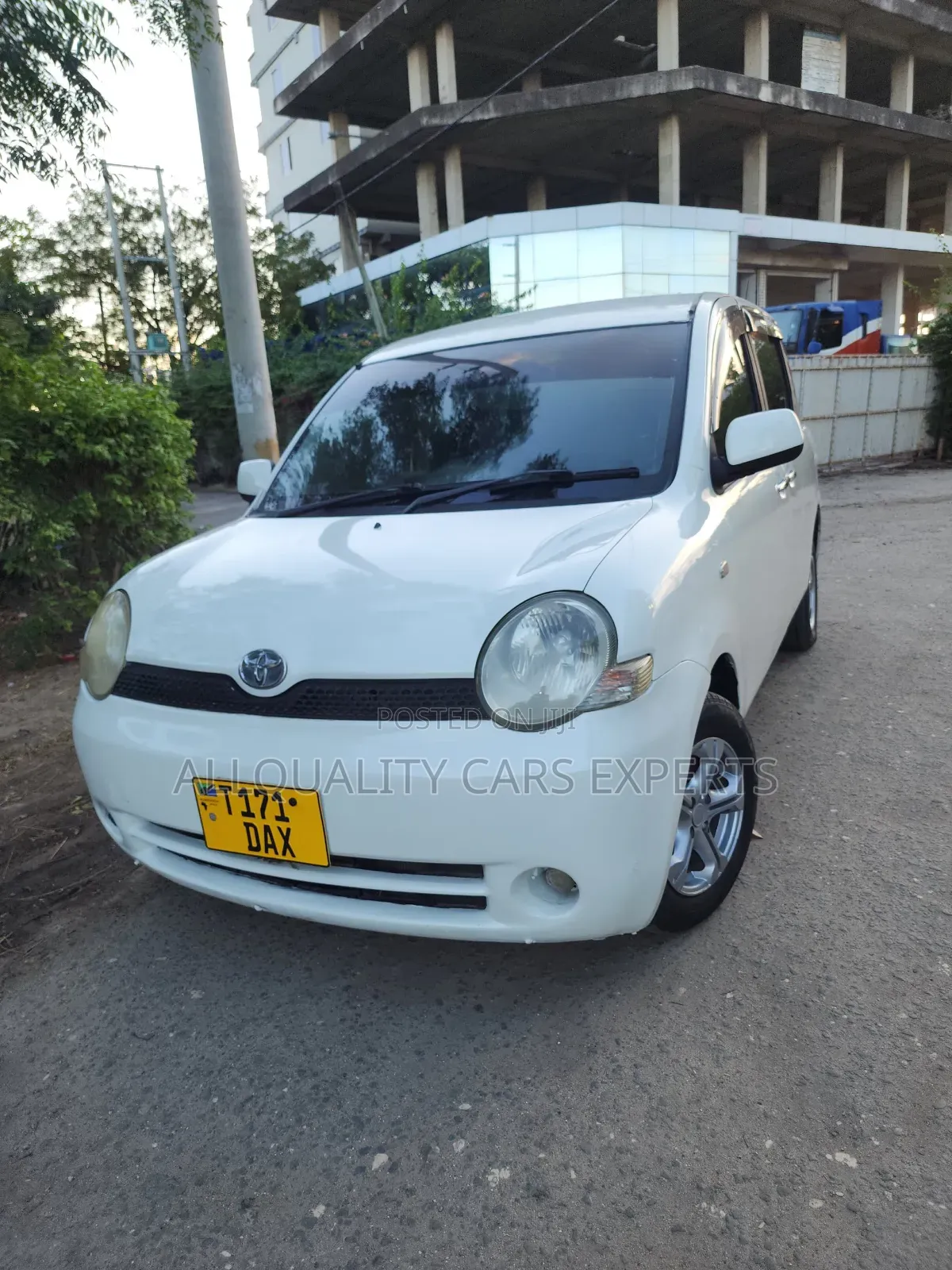 Toyota Sienta 2005 White