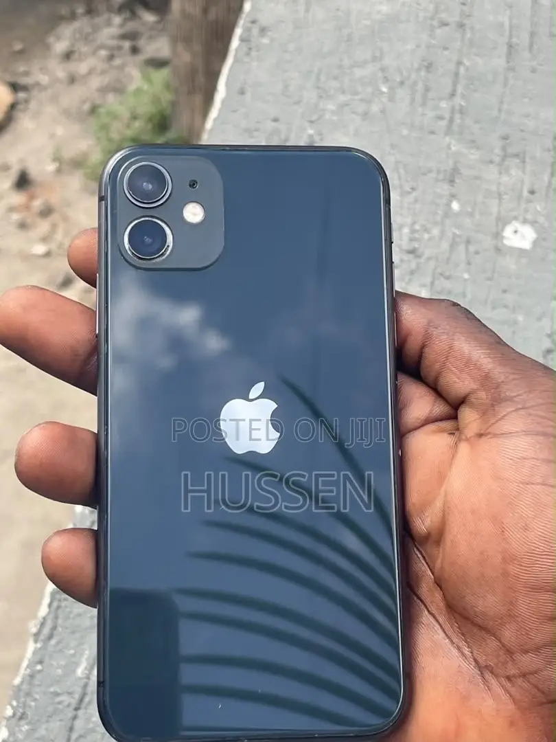 New Apple iPhone 11 64 GB Black
