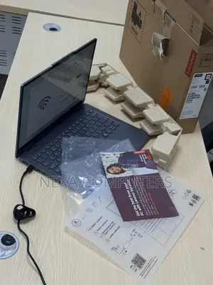 New Laptop Lenovo 8GB Intel Core Ultra 5 SSD 512GB