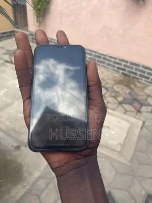New Apple iPhone 11 64 GB Black