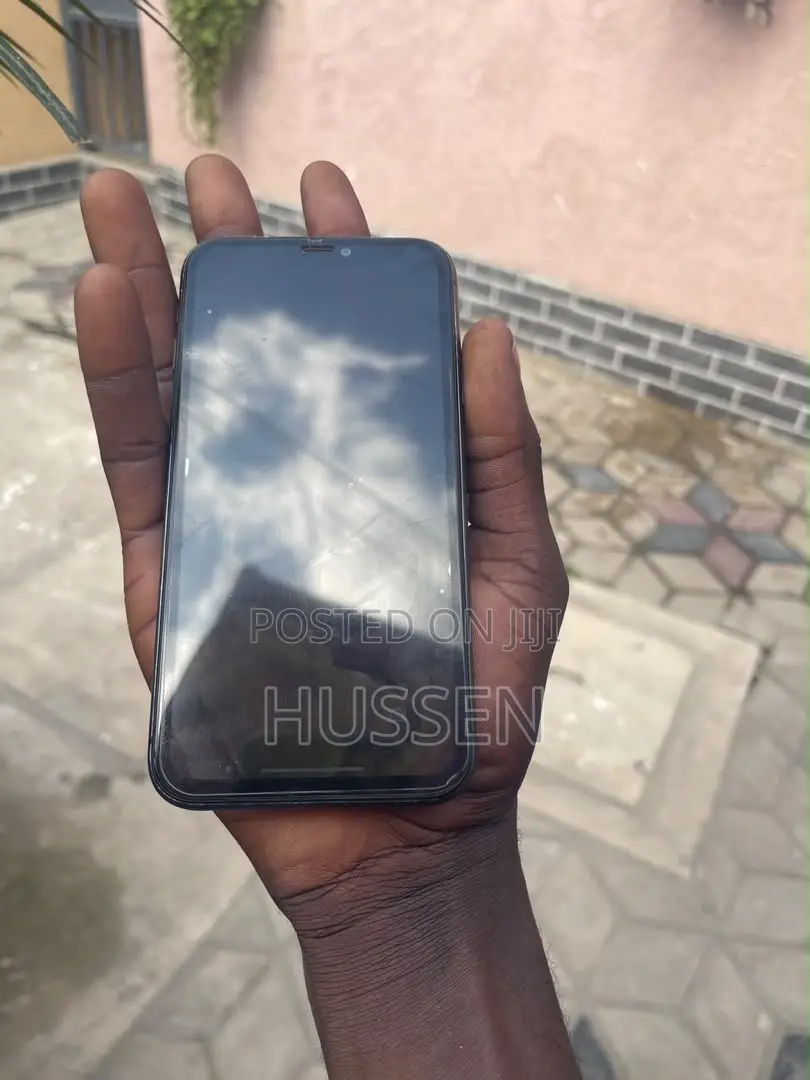 New Apple iPhone 11 64 GB Black