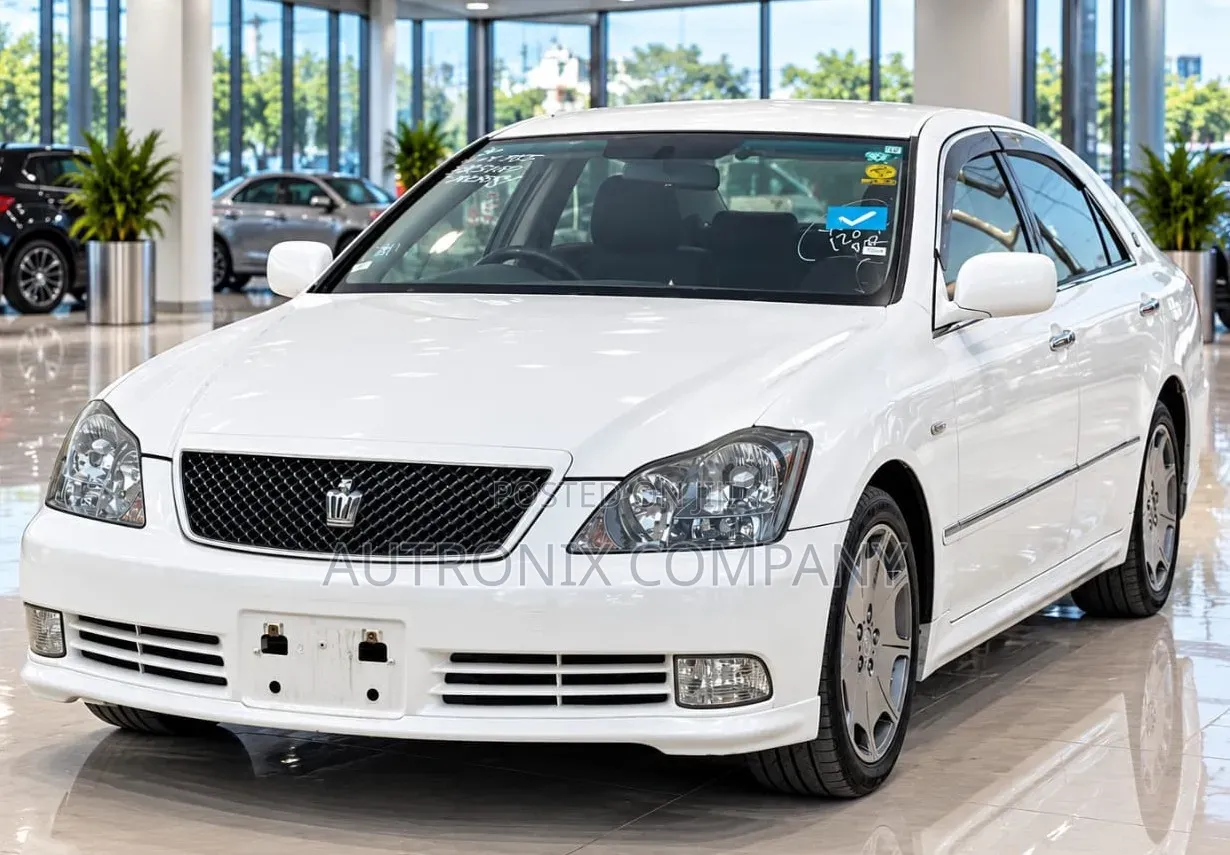 Toyota Crown Royale 2005 Off white