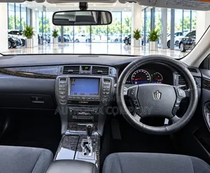 Toyota Crown Royale 2005 Off white