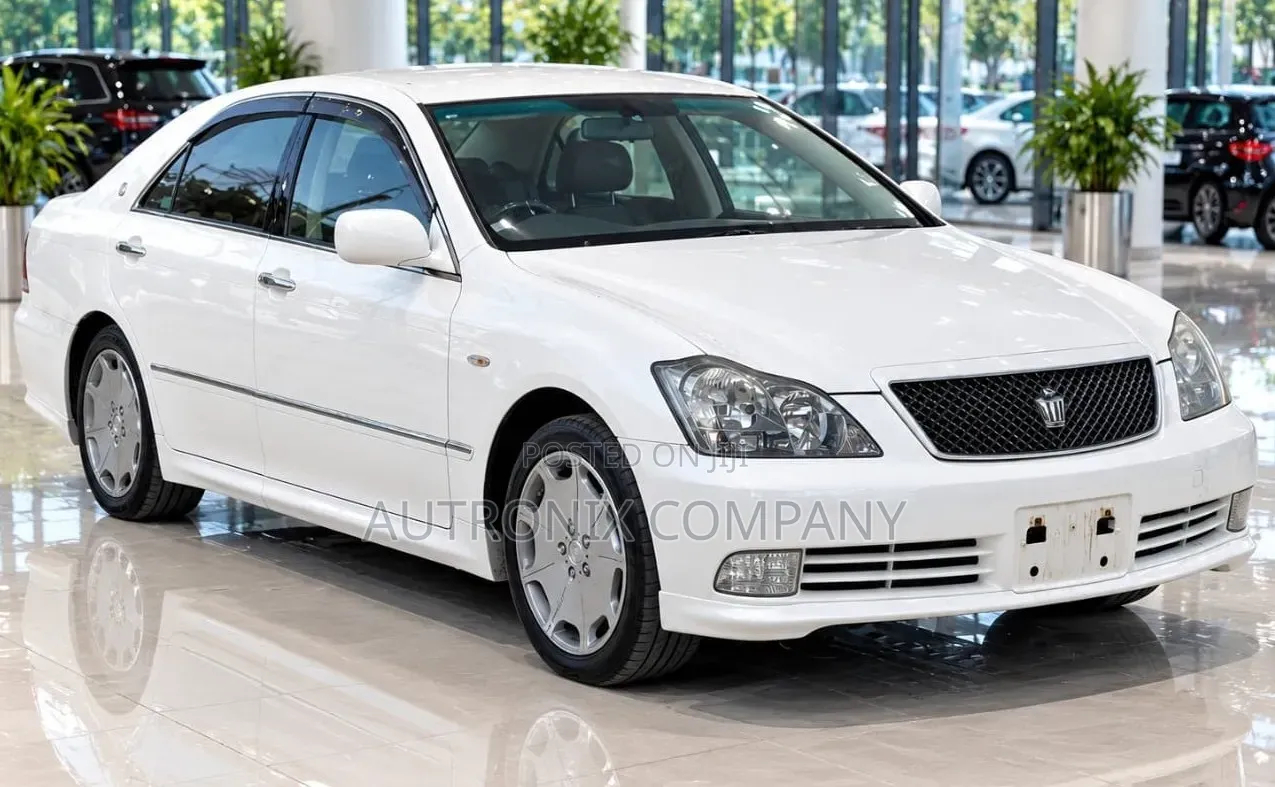 Toyota Crown Royale 2005 Off white