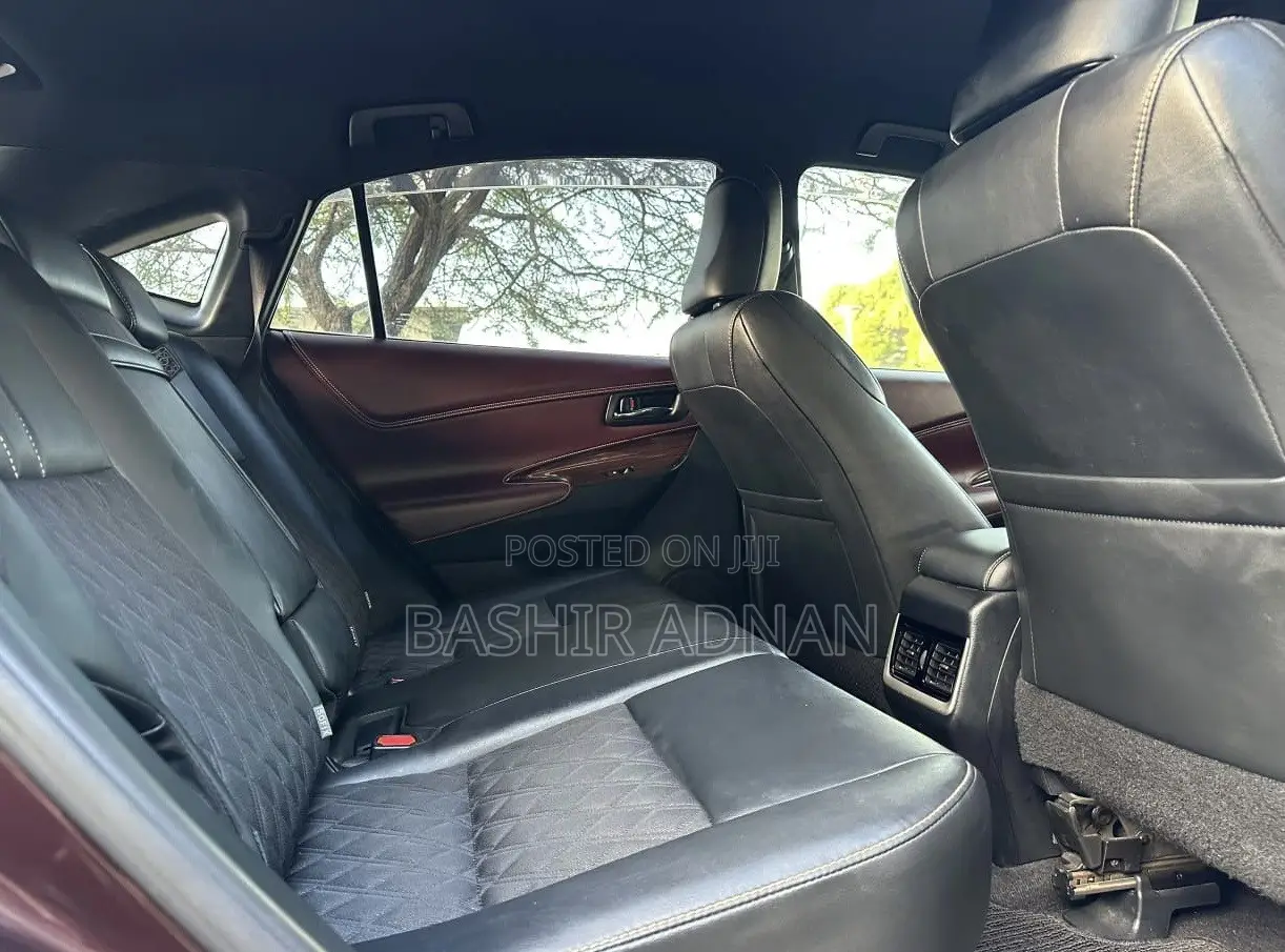 Toyota Harrier 2.0 2016 Maroon