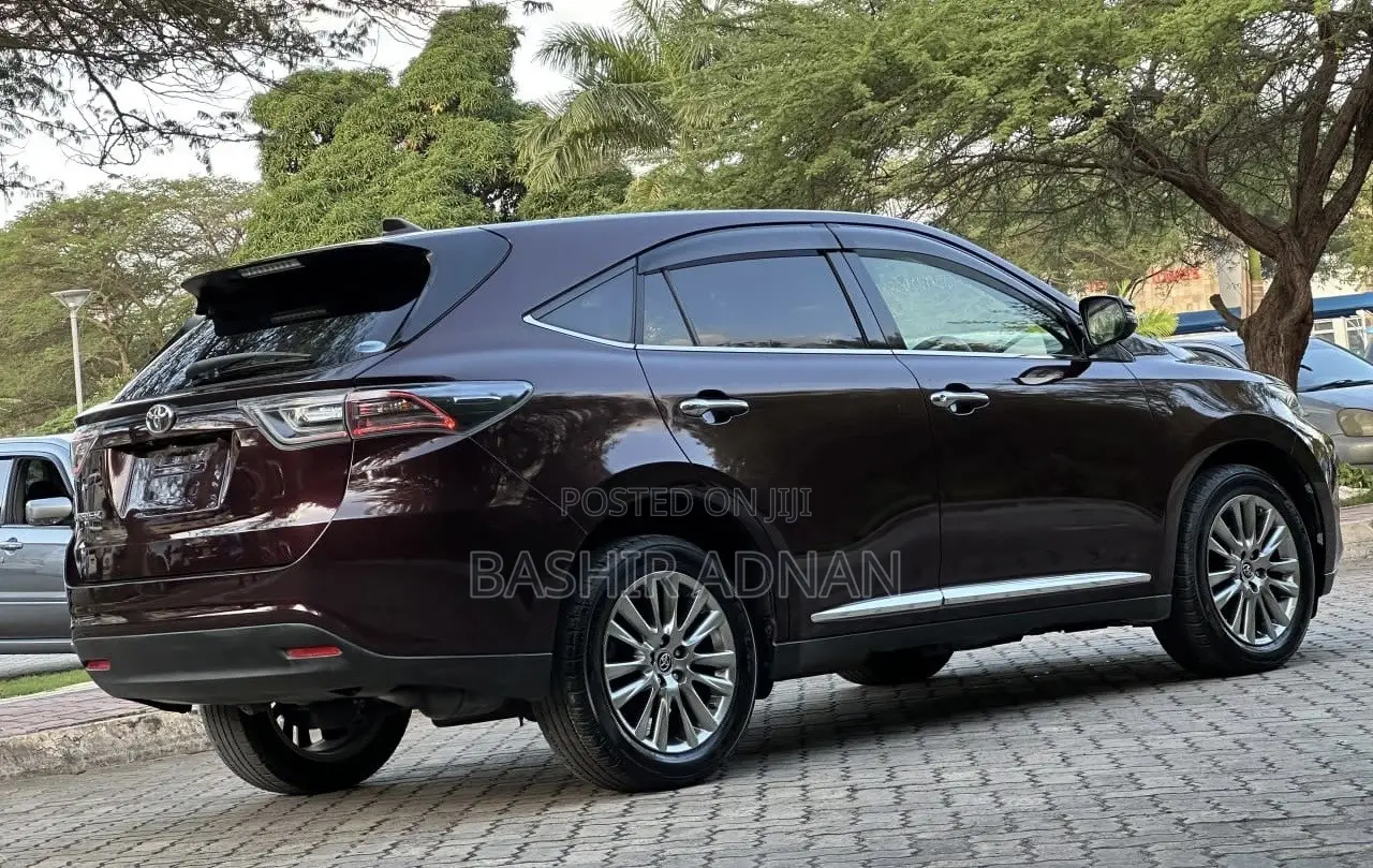 Toyota Harrier 2.0 2016 Maroon