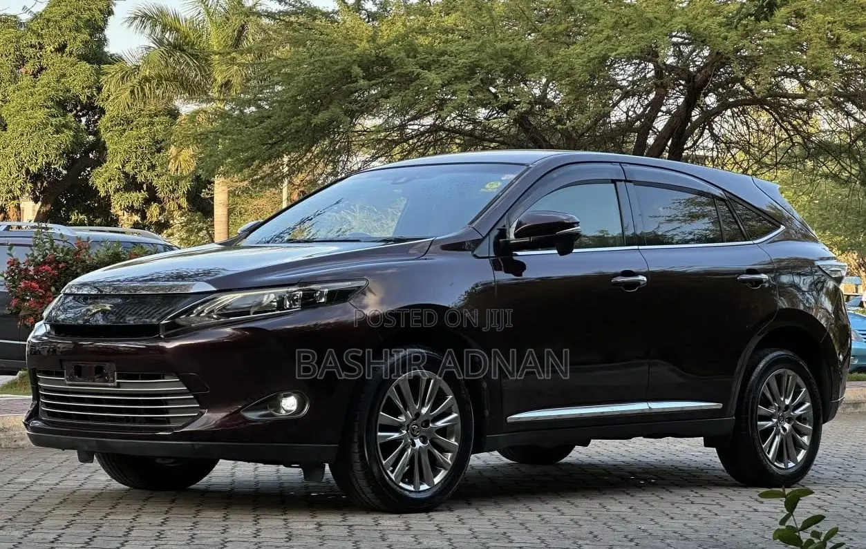 Toyota Harrier 2.0 2016 Maroon