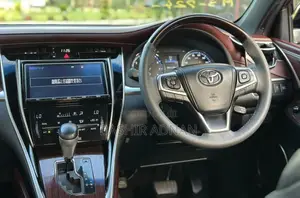 Toyota Harrier 2.0 2016 Maroon