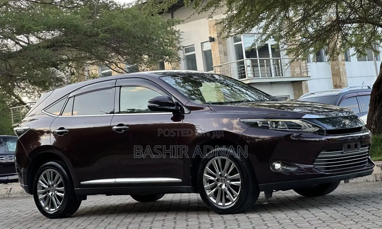 Toyota Harrier 2.0 2016 Maroon
