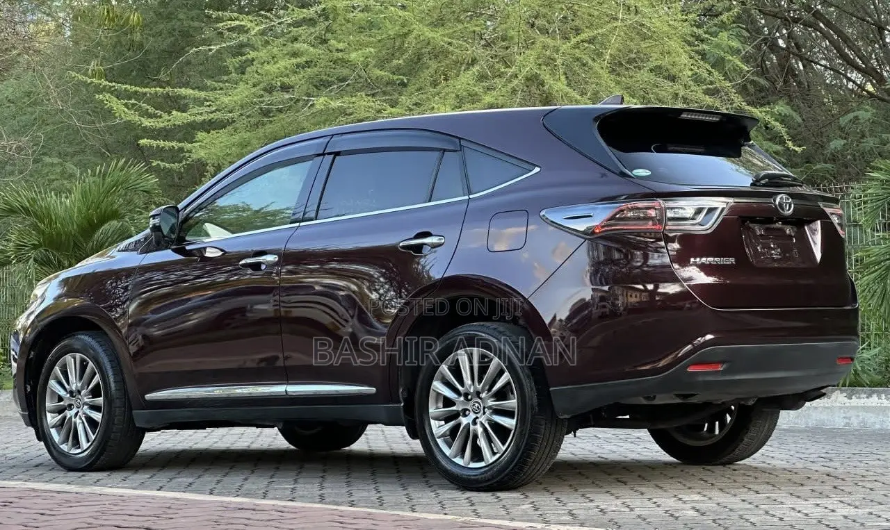 Toyota Harrier 2.0 2016 Maroon