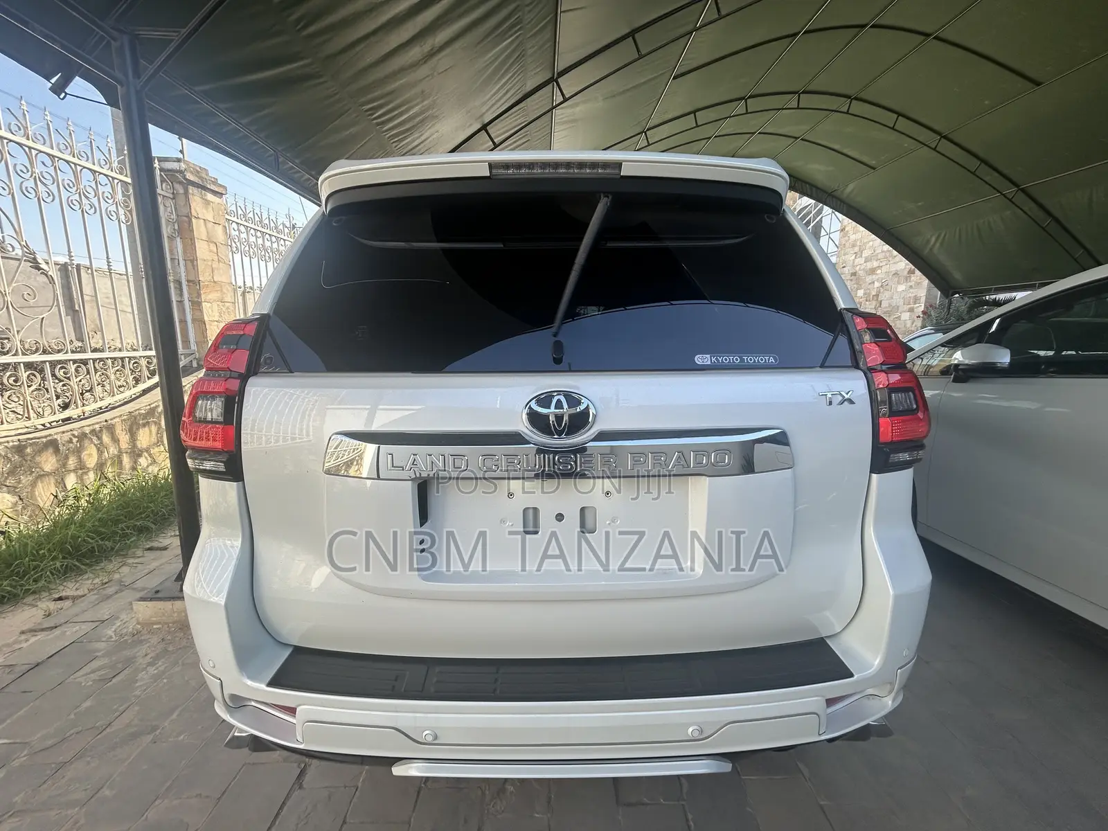 Toyota Land Cruiser Prado 2023 White