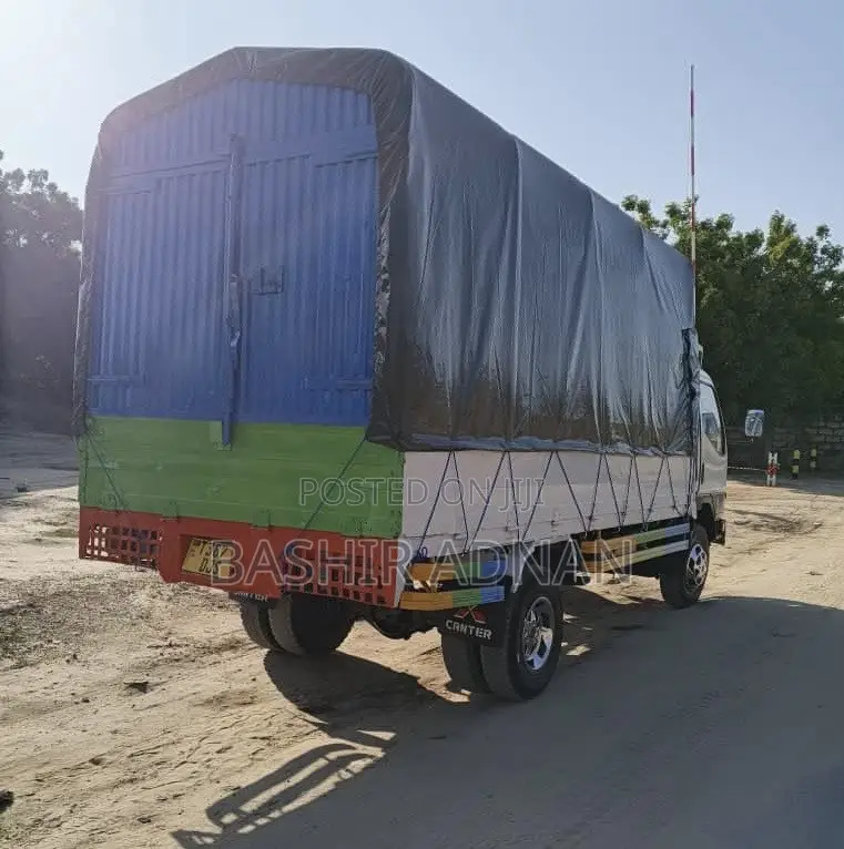 Mitsubishi Canter BOX BODY Tani 3.5(tonnes) Used Nzuri on Sale..