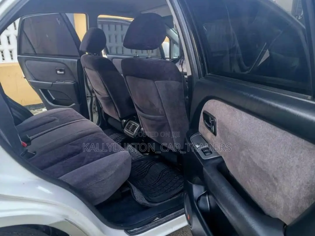 Toyota Harrier 2006 White