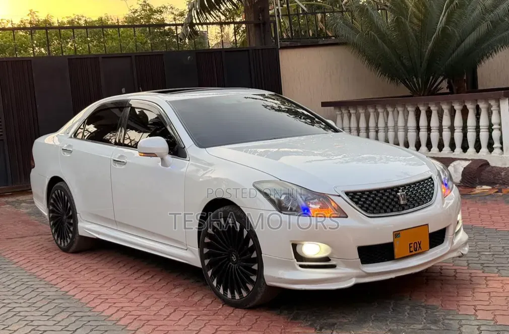 Toyota Crown 2008 White