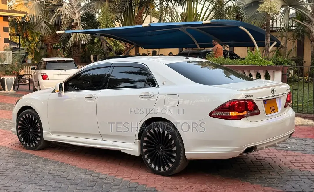 Toyota Crown 2008 White