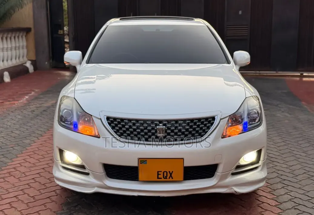 Toyota Crown 2008 White