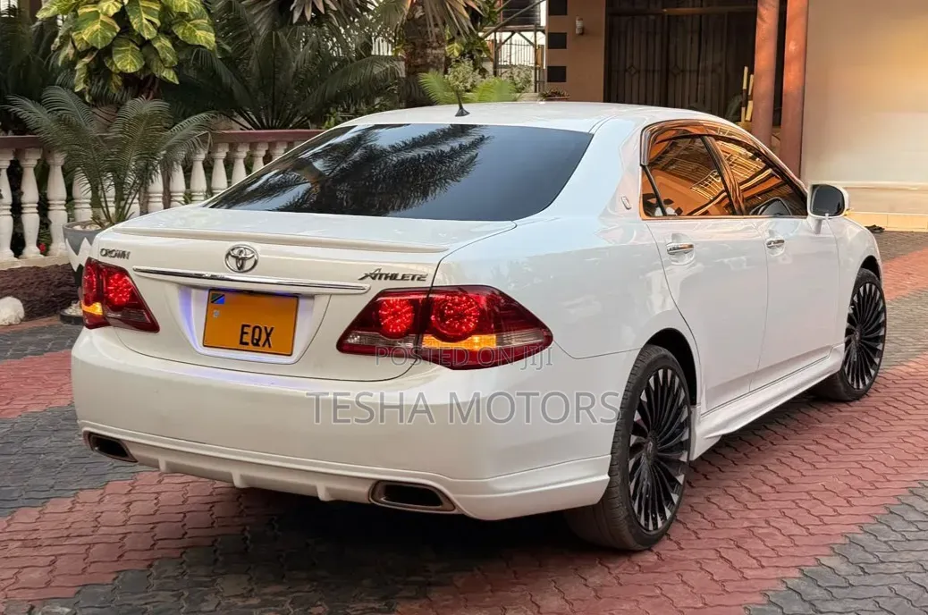 Toyota Crown 2008 White
