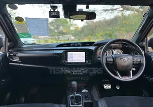 New Toyota Hilux 2024 Black