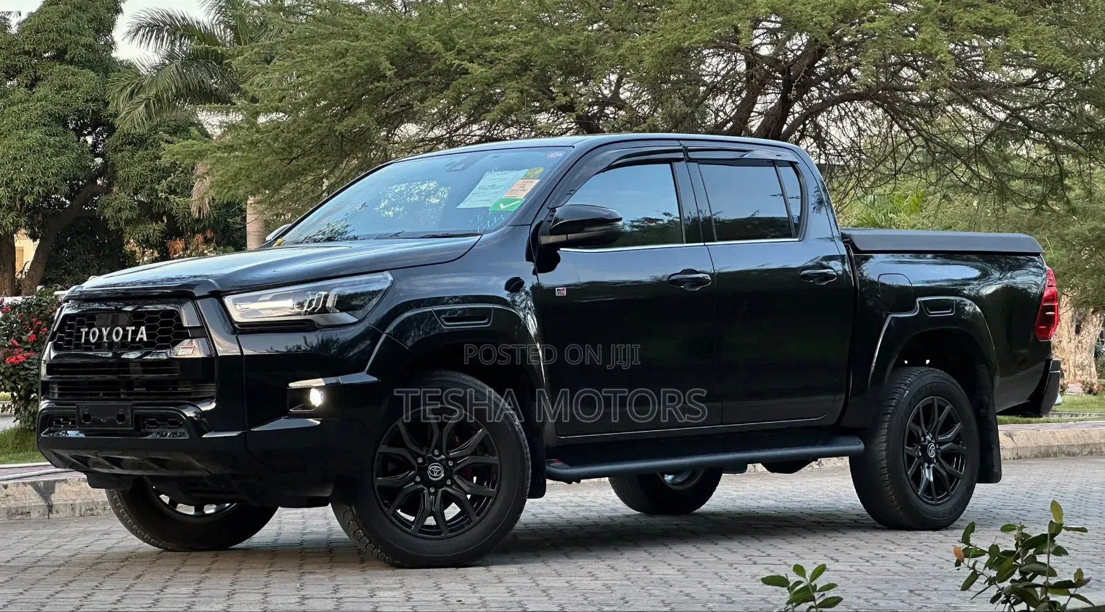 New Toyota Hilux 2024 Black
