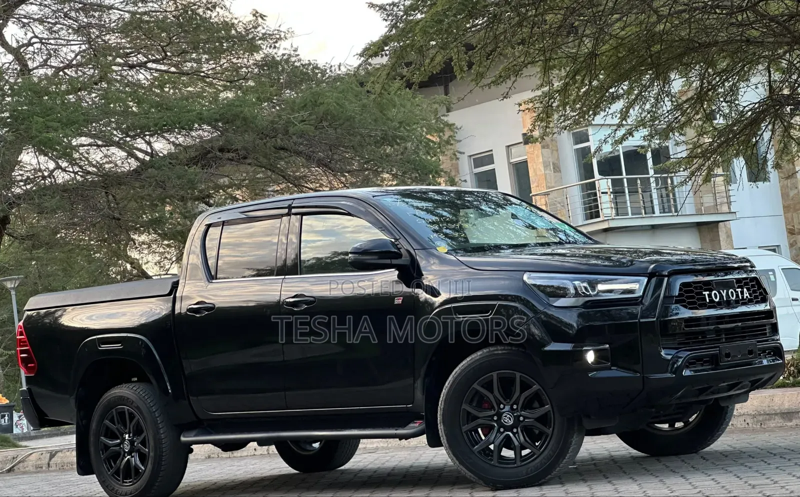 New Toyota Hilux 2024 Black