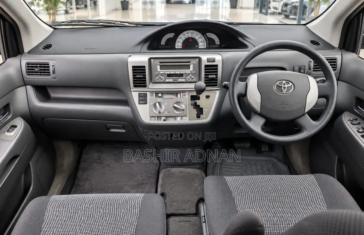 Toyota Raum 1.5 FWD 2004 Black