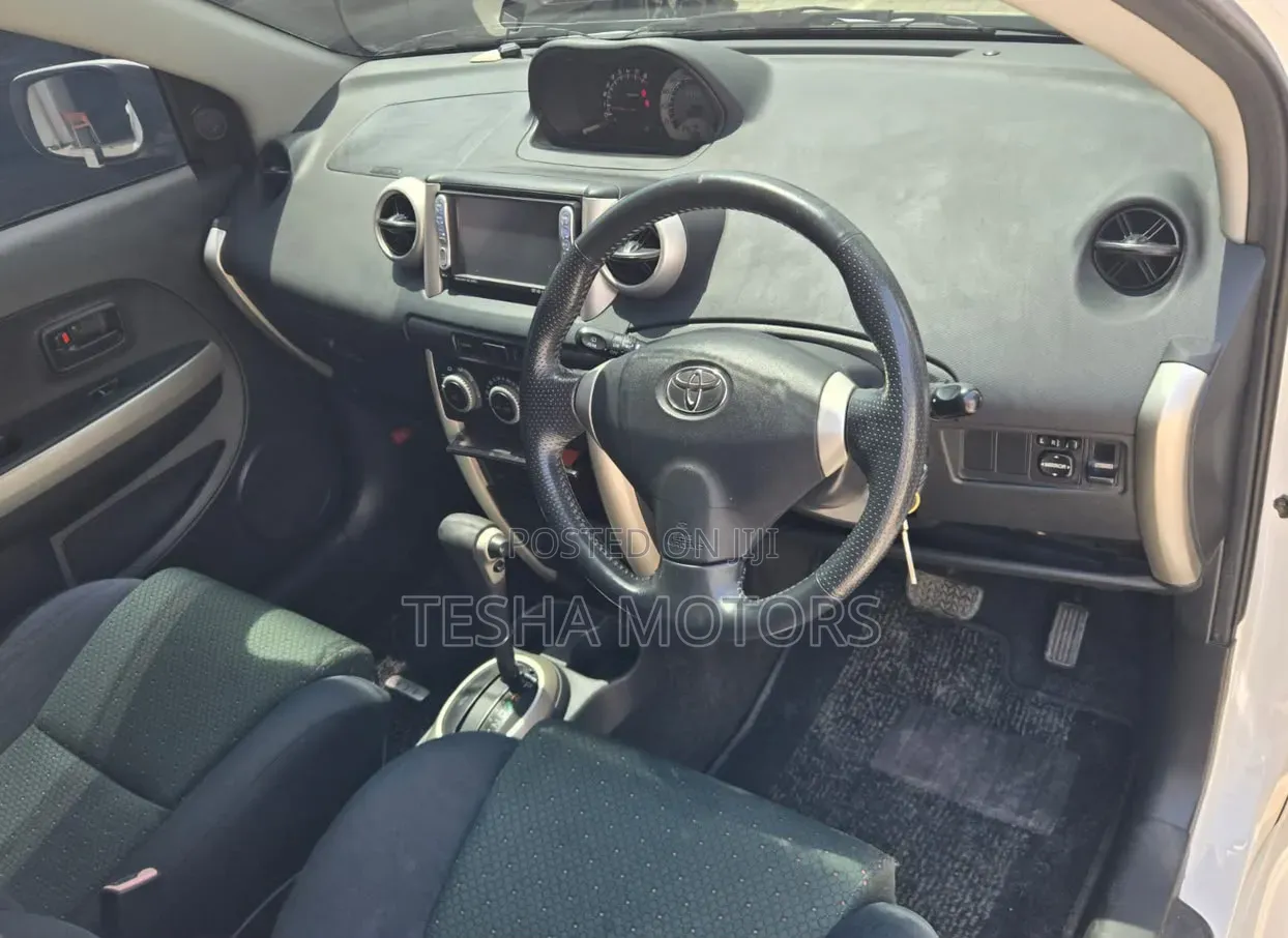 Toyota IST 2006 White