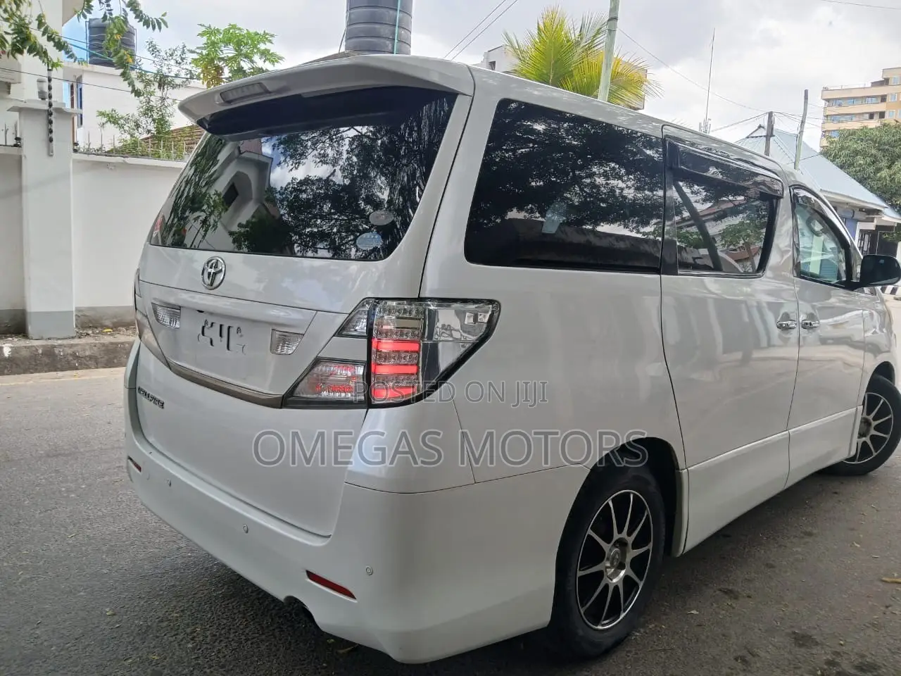 Toyota Vellfire V 2.4 4WD 7-Seater 2009 White