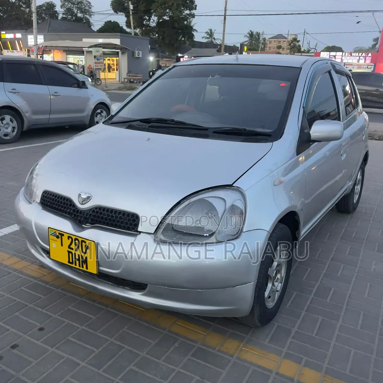 Toyota Vitz 2006 Silver