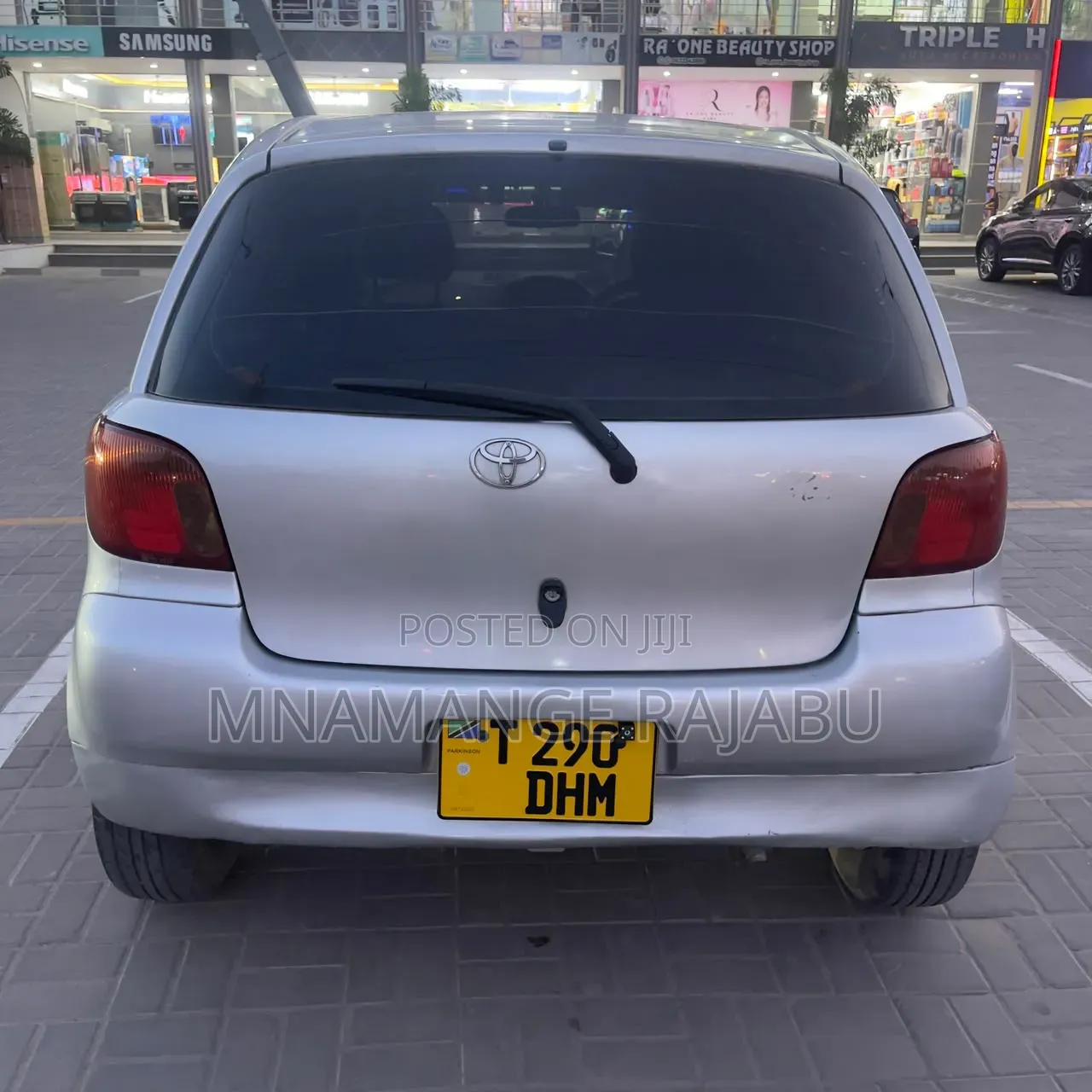 Toyota Vitz 2006 Silver