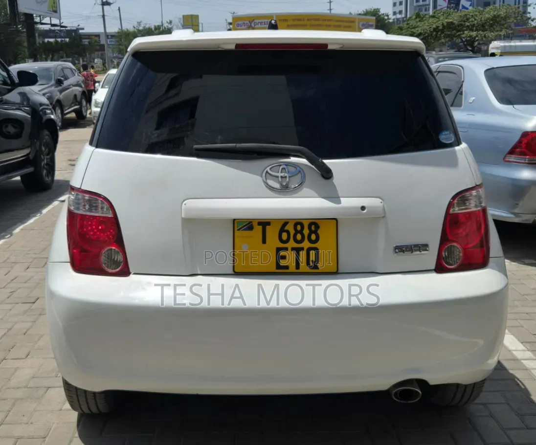 Toyota IST 2006 White