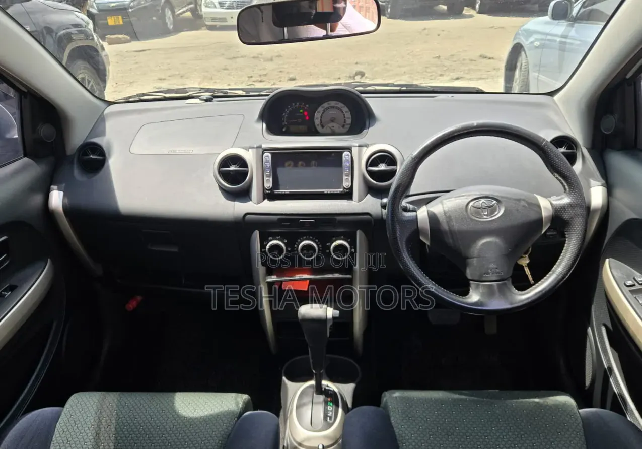 Toyota IST 2006 White