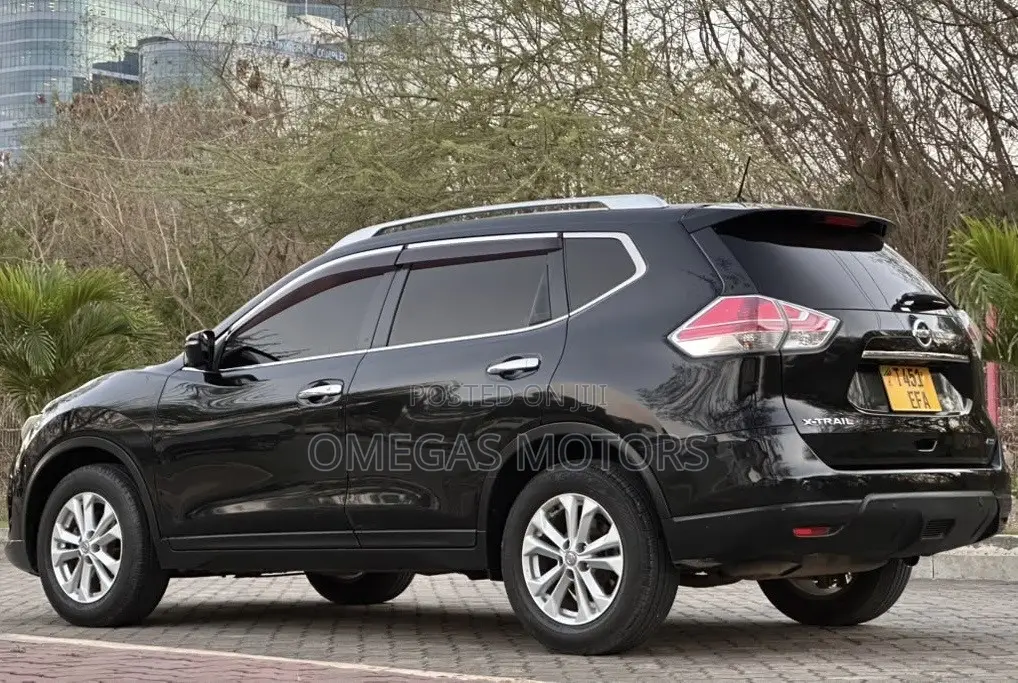 Nissan X-Trail 2.0 Petrol FWD 2014 Black