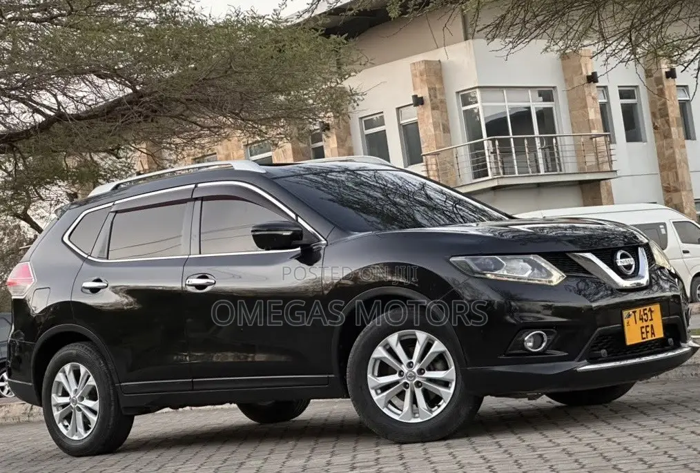 Nissan X-Trail 2.0 Petrol FWD 2014 Black