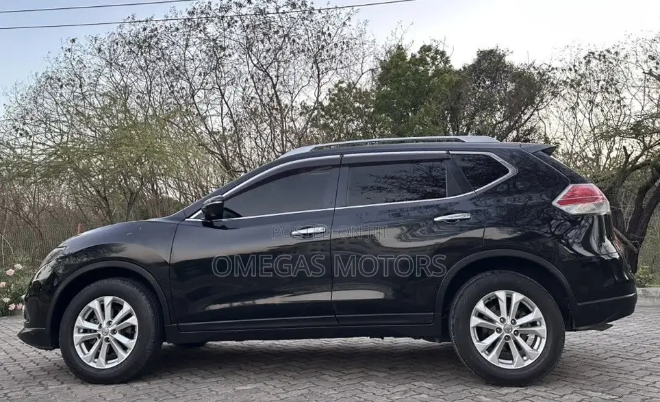 Nissan X-Trail 2.0 Petrol FWD 2014 Black