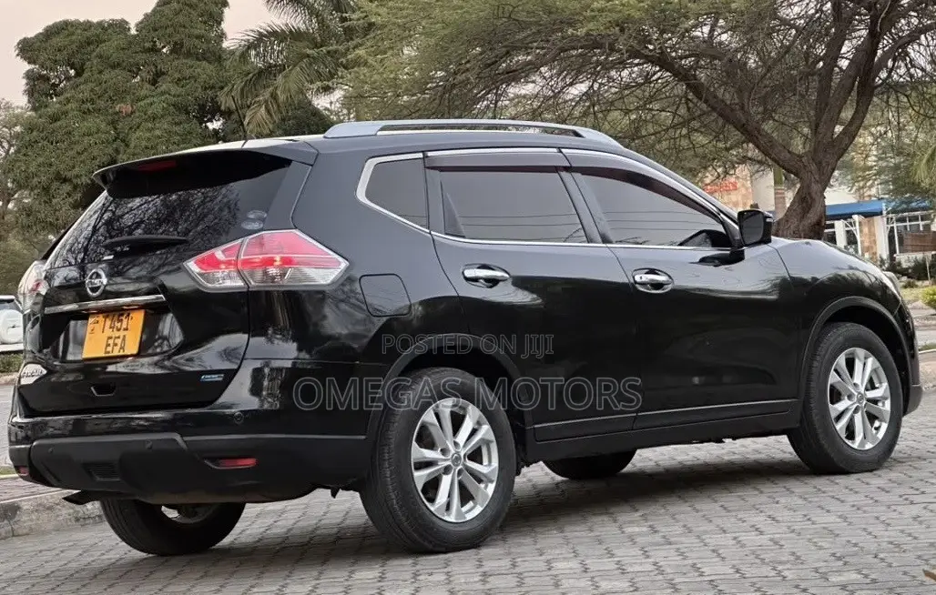 Nissan X-Trail 2.0 Petrol FWD 2014 Black