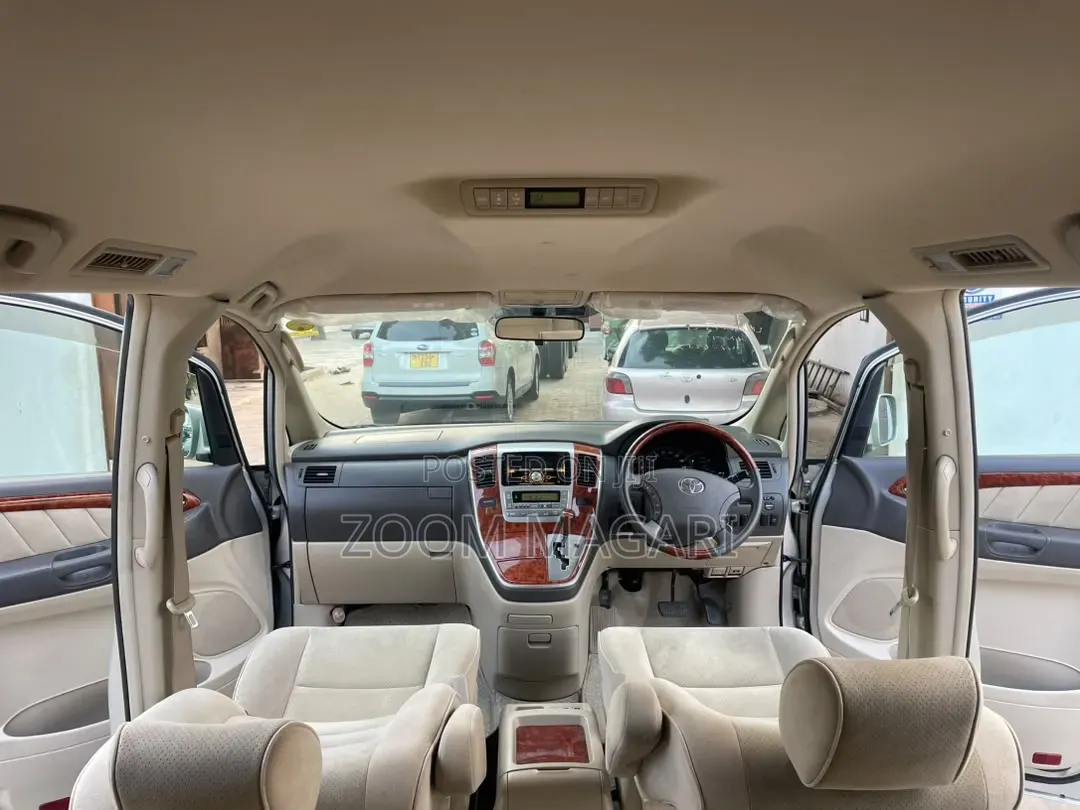 Toyota Alphard 2004 Silver