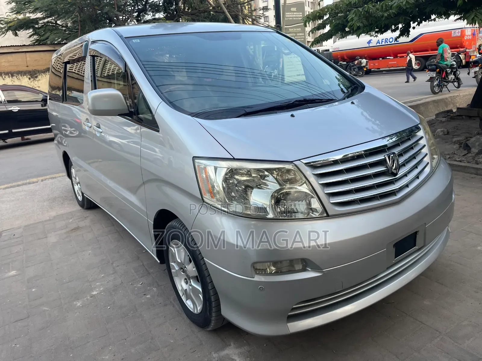 Toyota Alphard 2004 Silver