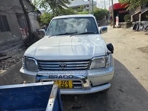Toyota Land Cruiser Prado 2.7 16V 3dr 2000 White