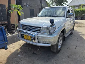 Toyota Land Cruiser Prado 2.7 16V 3dr 2000 White