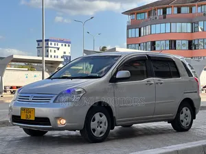 Toyota Raum 2004 Silver